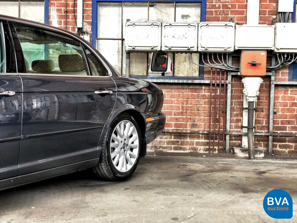 Jaguar XJ6 L 3.0 V6 Executive LWB 238hp 2005, H-738-NT.