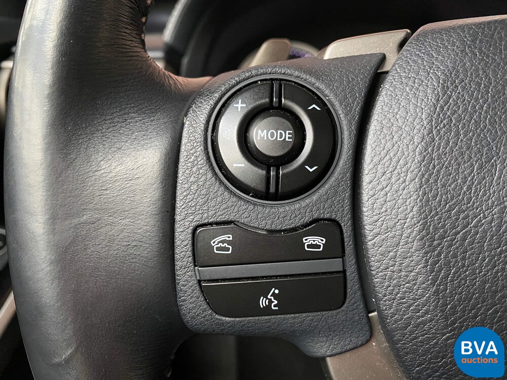 Lexus IS 300h Hybrid Automatic 2016 181hp -Original NL-, JH-830-Z.