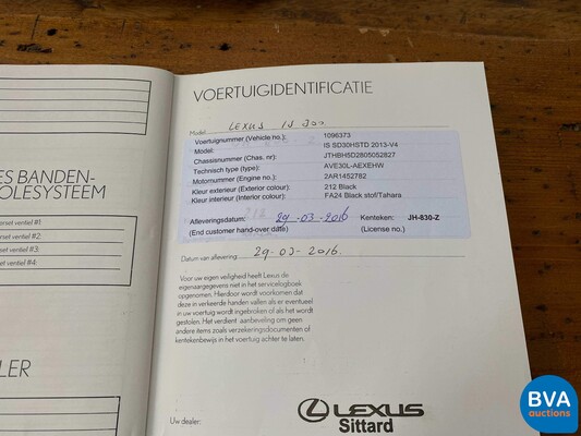 Lexus IS 300h Hybrid Automaat 2016 181pk -Origineel NL-, JH-830-Z