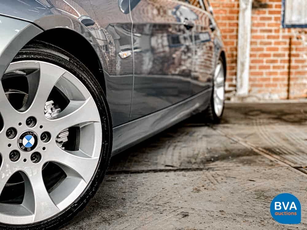 BMW 325i Touring 218hp Manual transmission! 3 Series 2005, J-599-LP.