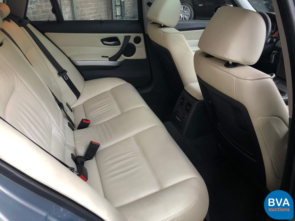 BMW 325i Touring 218hp Manual transmission! 3 Series 2005, J-599-LP.