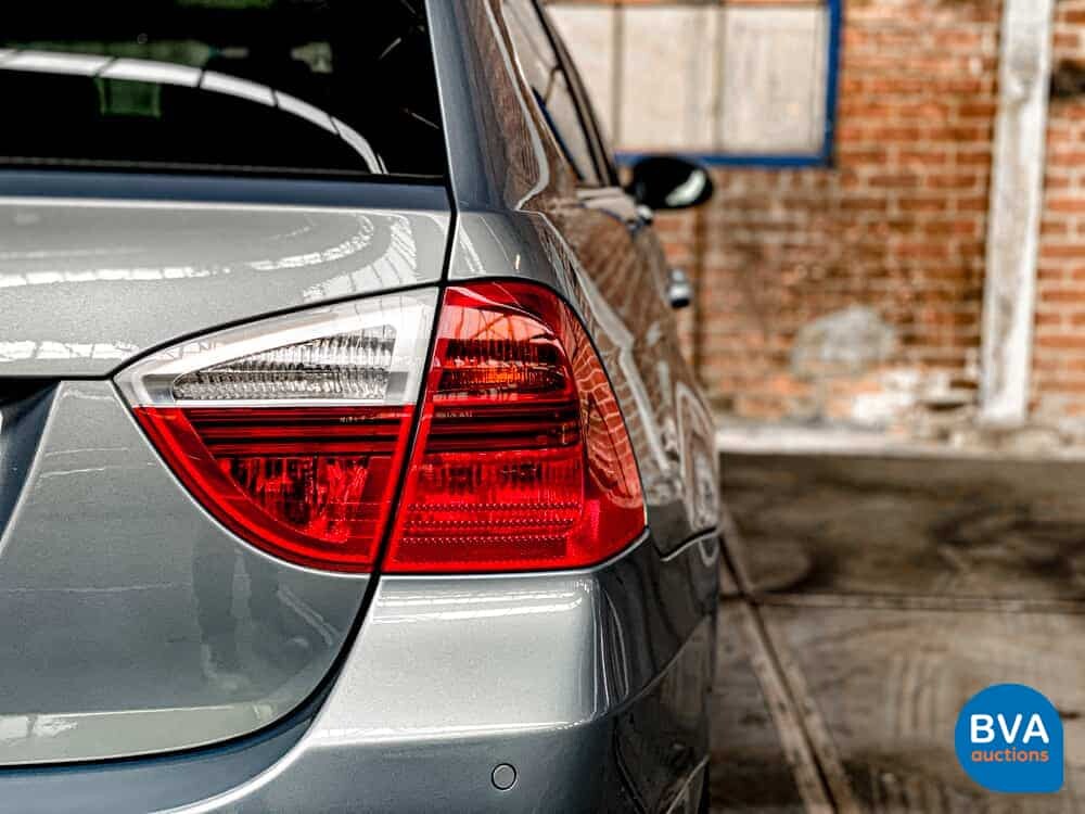 BMW 325i Touring 218hp Manual transmission! 3 Series 2005, J-599-LP.