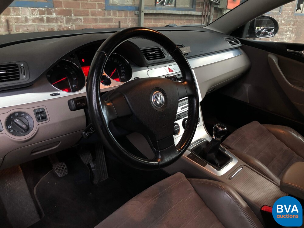 Volkswagen Passat Variant 2.0 FSI Highline 150hp 2006 -Original NL-, 79-SL-ZP.