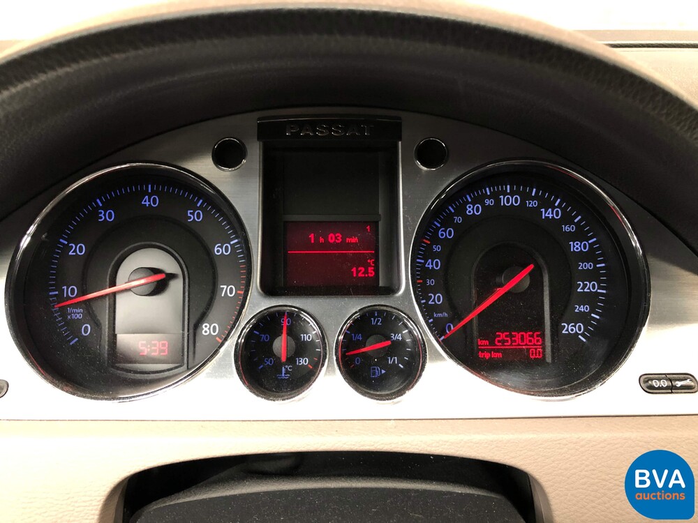 Volkswagen Passat Variant 2.0 FSI Highline 150hp 2006 -Original NL-, 79-SL-ZP.