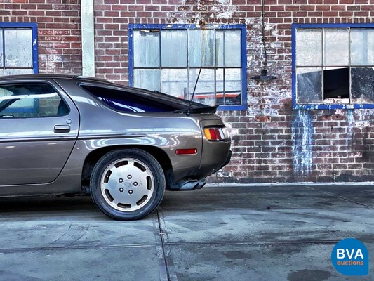 Porsche 928 5.0 V8 1984.