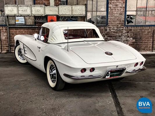 Chevrolet Corvette C1 Convertible V8 Handgeschakeld 283 230pk 1961, DZ-97-56