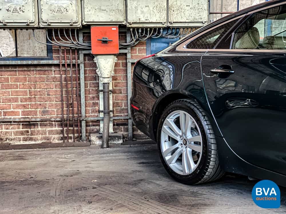 Jaguar XJ 3.0 V6 SUPERCHARGED AWD 2013 340hp, H-794-LX.