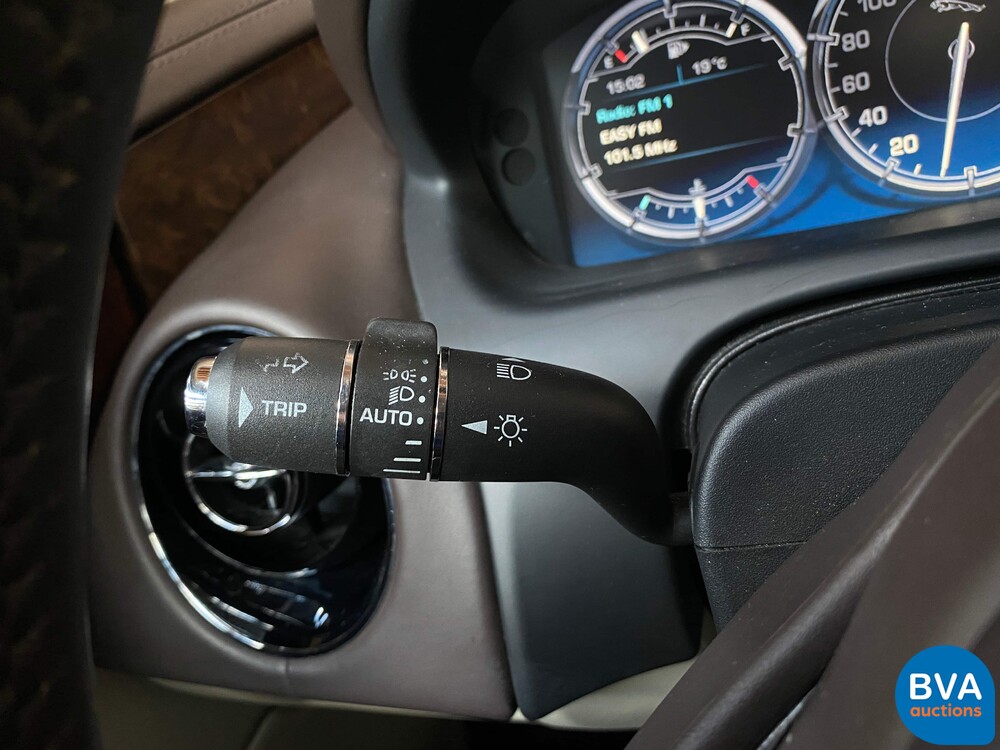 Jaguar XJ 3.0 V6 SUPERCHARGED AWD 2013 340hp, H-794-LX.