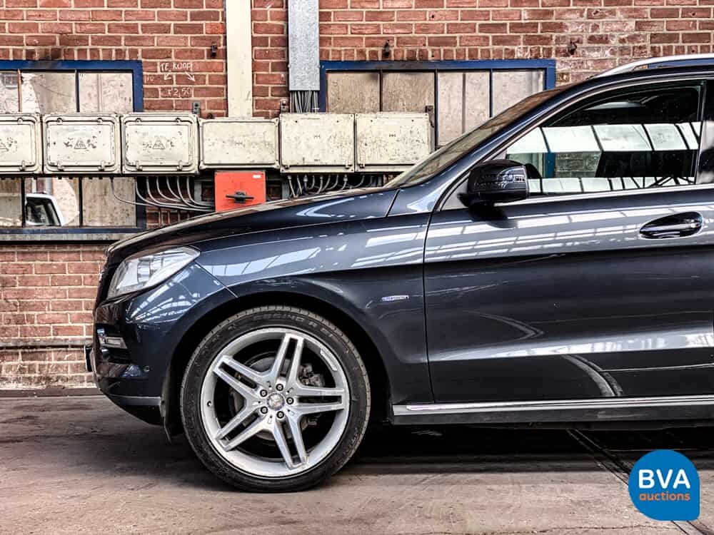 Mercedes-Benz ML-350 GRAY LICENSE PLATE BLUETEC ML-Class 4MATIC 258hp 2012, VGX-33-.