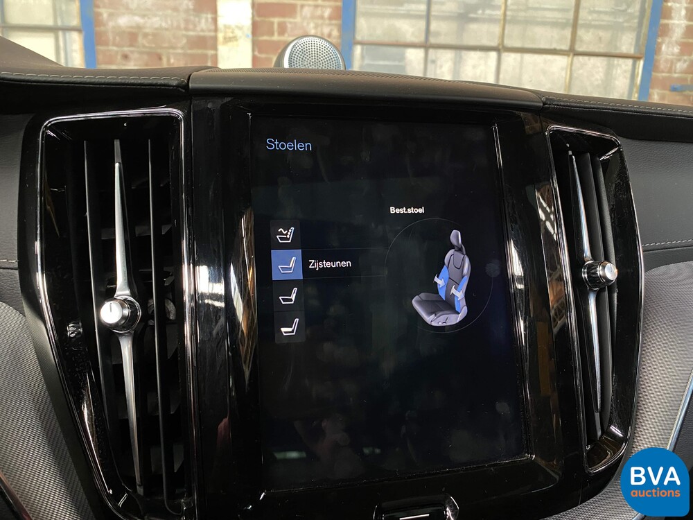 Volvo XC60 T8 Twin Engine AWD R-Design 390hp 2019 ORG-NL, XT-331-P.