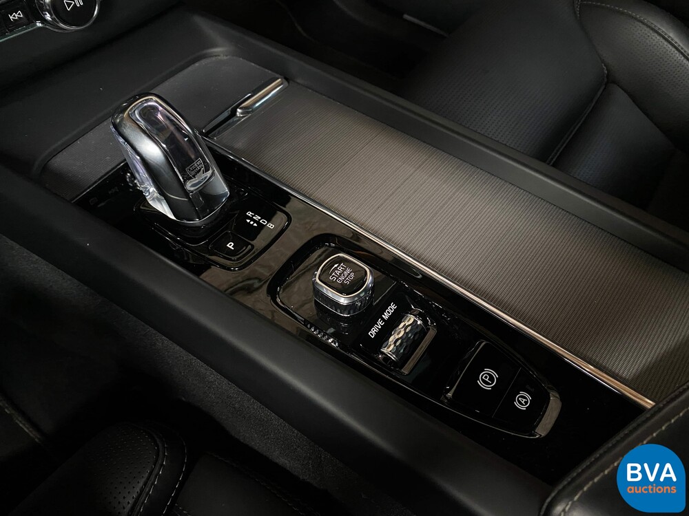 Volvo XC60 T8 Twin Engine AWD R-Design 390hp 2019 ORG-NL, XT-331-P.