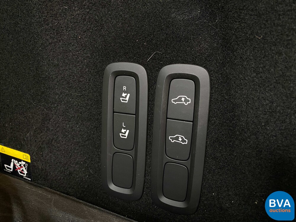 Volvo XC60 T8 Twin Engine AWD R-Design 390hp 2019 ORG-NL, XT-331-P.