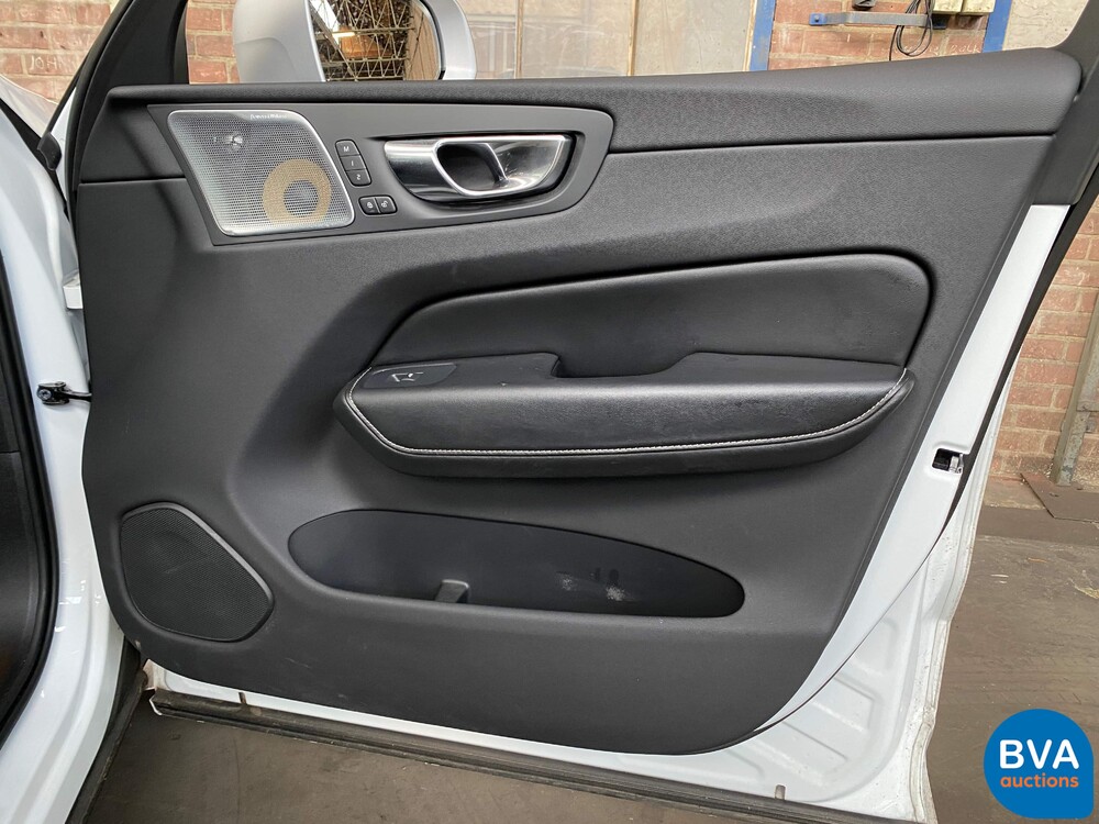 Volvo XC60 T8 Twin Engine AWD R-Design 390hp 2019 ORG-NL, XT-331-P.