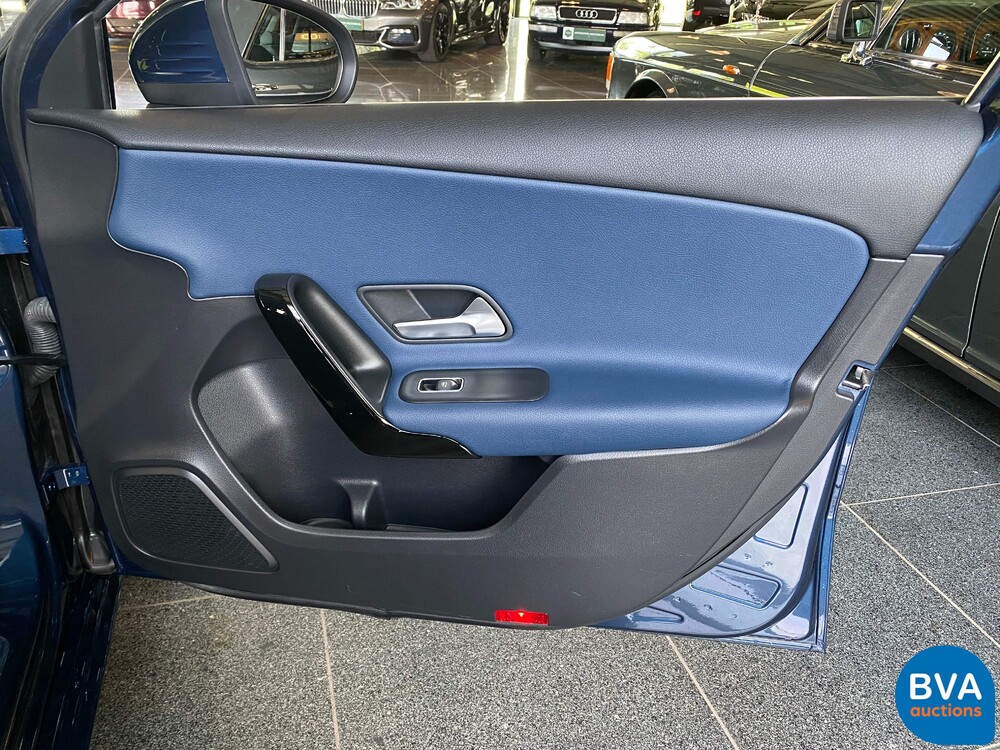 Mercedes-Benz A180d Launch Edition A-Klasse 116PK 2019, G-248-LK