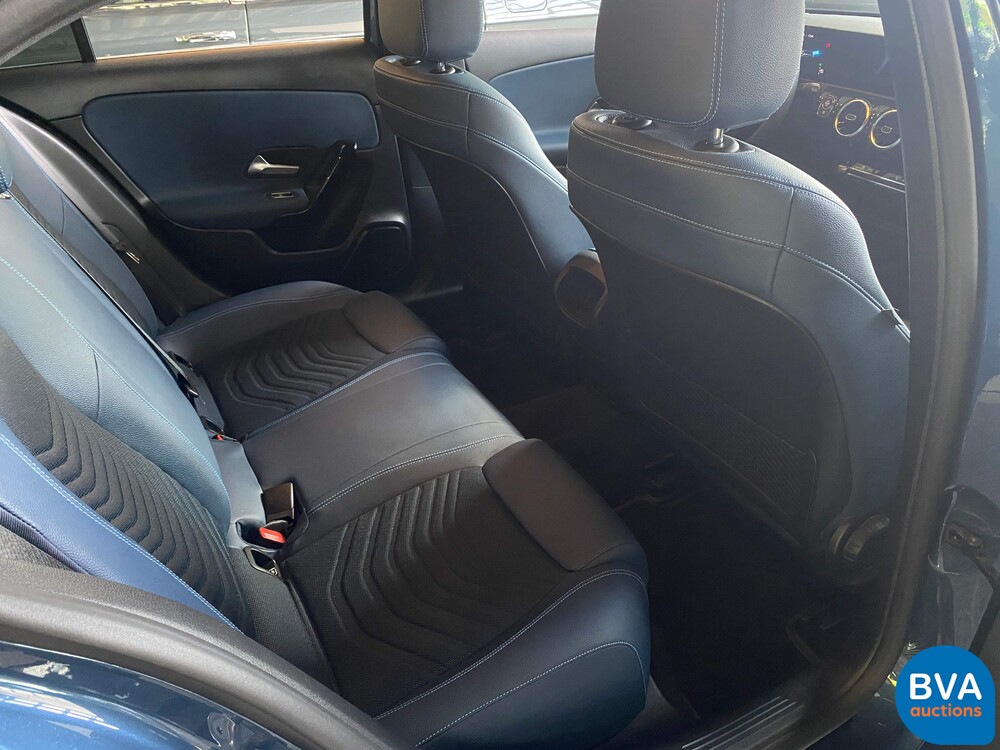 Mercedes-Benz A180d Launch Edition A-Klasse 116PK 2019, G-248-LK