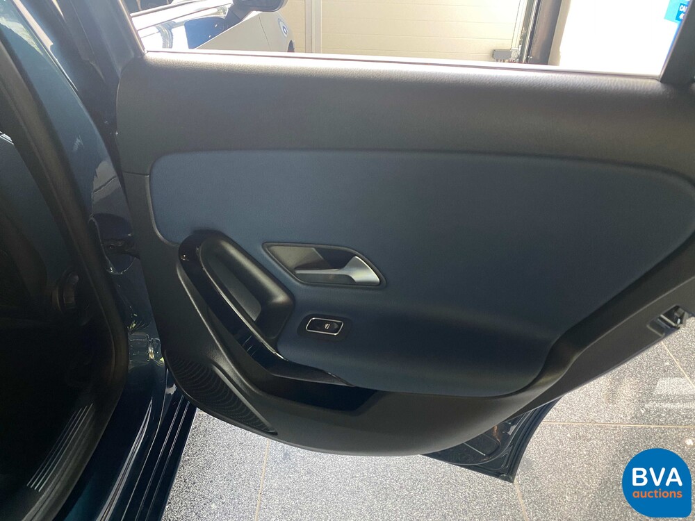 Mercedes-Benz A180d Launch Edition A-Klasse 116PK 2019, G-248-LK