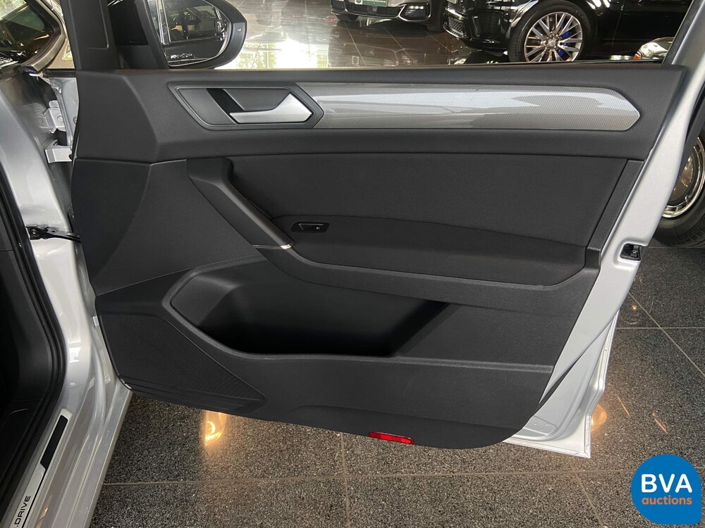 Volkswagen Touran 1.5 TSI Highline Business R 7persoons 150pk 2019 -GARANTIE-, J-504-LS