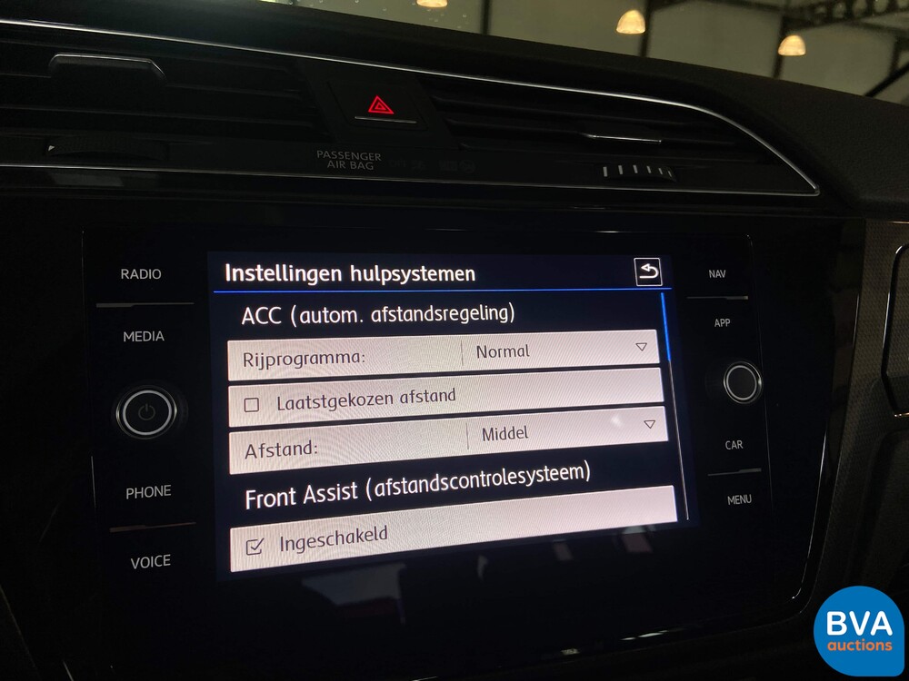 Volkswagen Touran 1.5 TSI Highline Business R 7persoons 150pk 2019 -GARANTIE-, J-504-LS