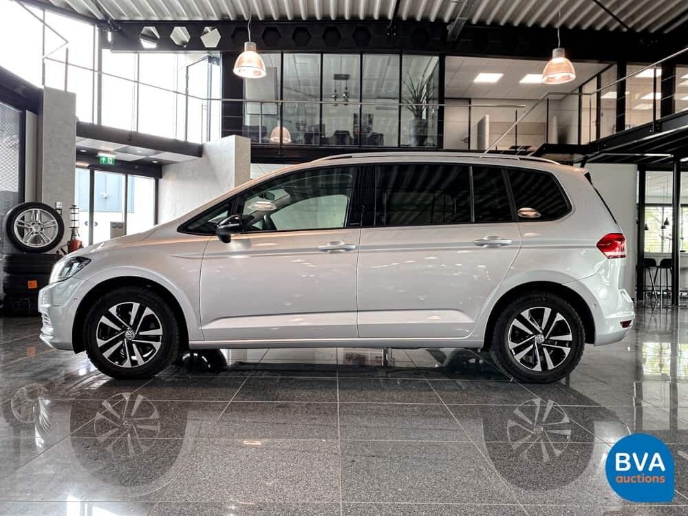 Volkswagen Touran 1.5 TSI Highline Business R 7persoons 150pk 2019 -GARANTIE-, J-504-LS