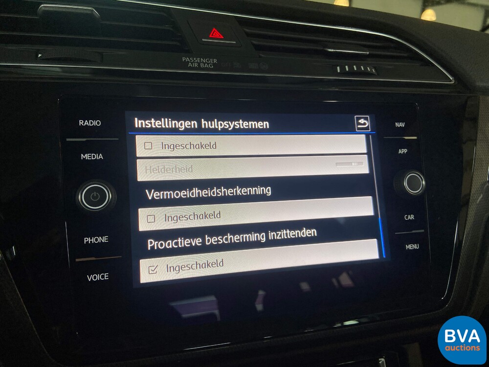 Volkswagen Touran 1.5 TSI Highline Business R 7persoons 150pk 2019 -GARANTIE-, J-504-LS