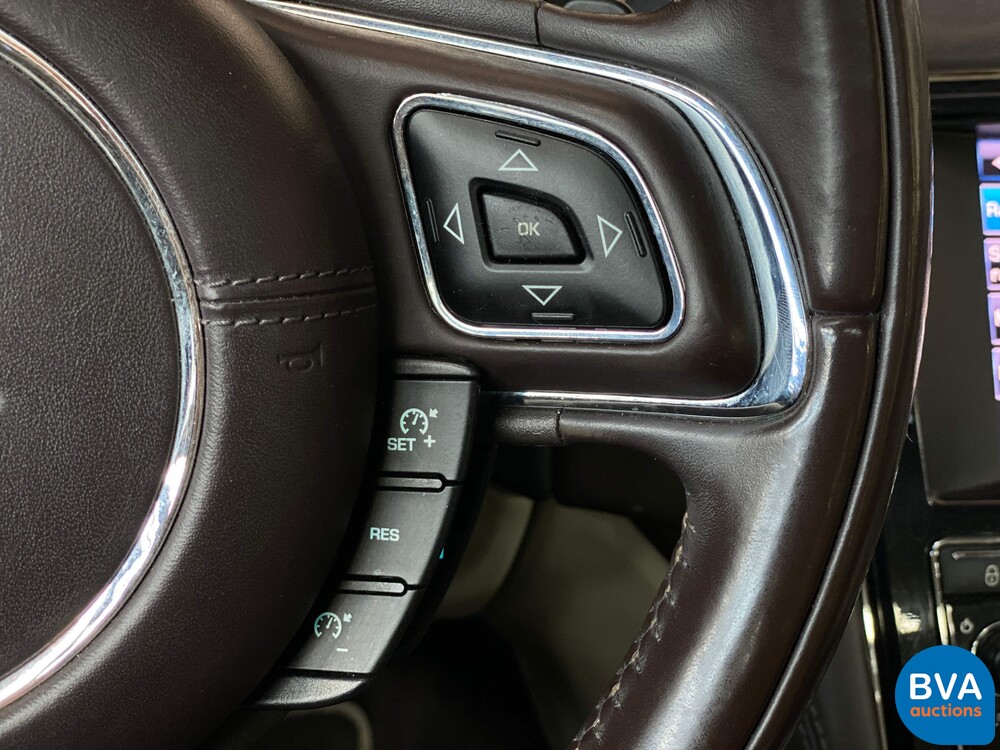 Jaguar XJ3.0 V6 AWD mit Kompressor 2013 340 PS, H-794-LX.