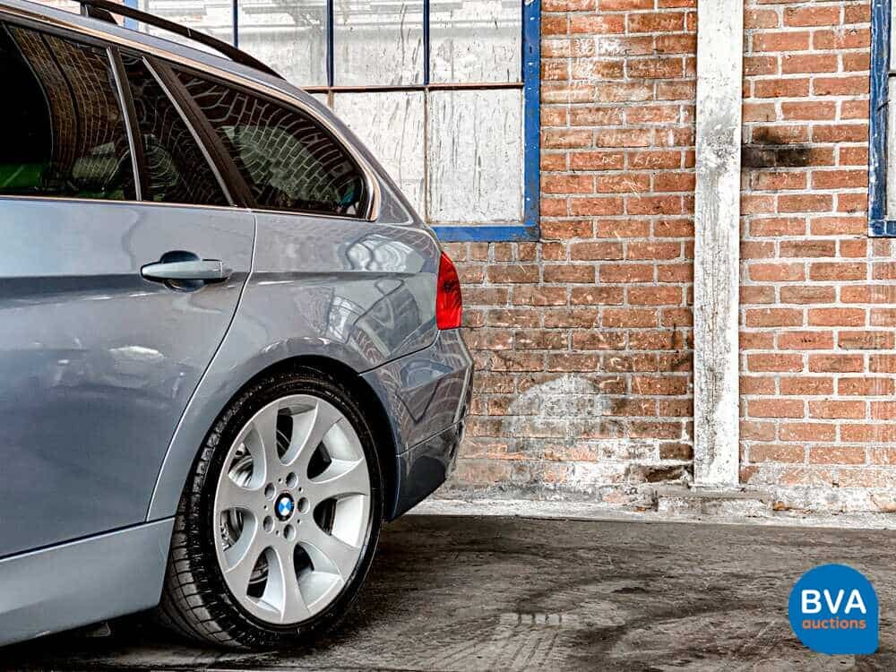 BMW 325i Touring 218hp Manual transmission! 3 Series 2005, J-599-LP.