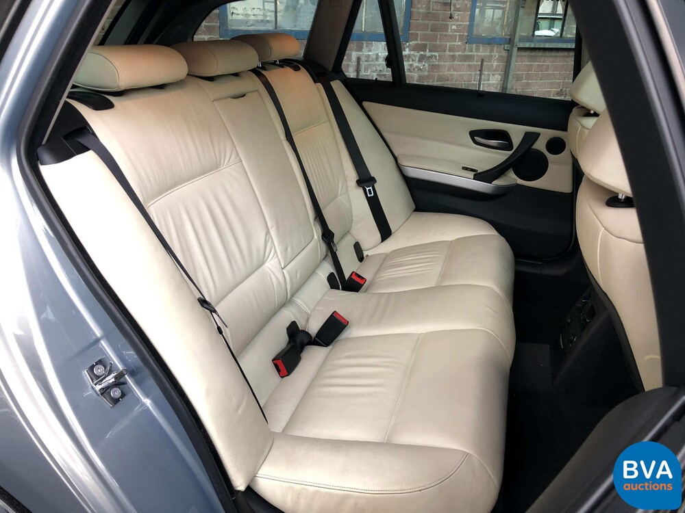 BMW 325i Touring 218hp Manual transmission! 3 Series 2005, J-599-LP.