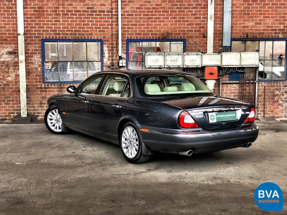 Jaguar XJ6L3.0 V6 Executive LWB 238pk 2005, H-738-NT.