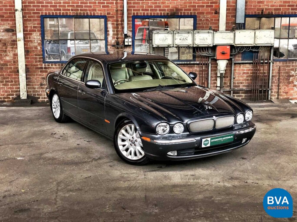 Jaguar XJ6L3.0 V6 Executive LWB 238pk 2005, H-738-NT.