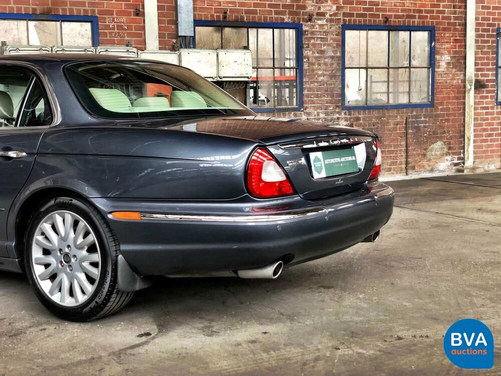 Jaguar XJ6L3.0 V6 Executive LWB 238pk 2005, H-738-NT.
