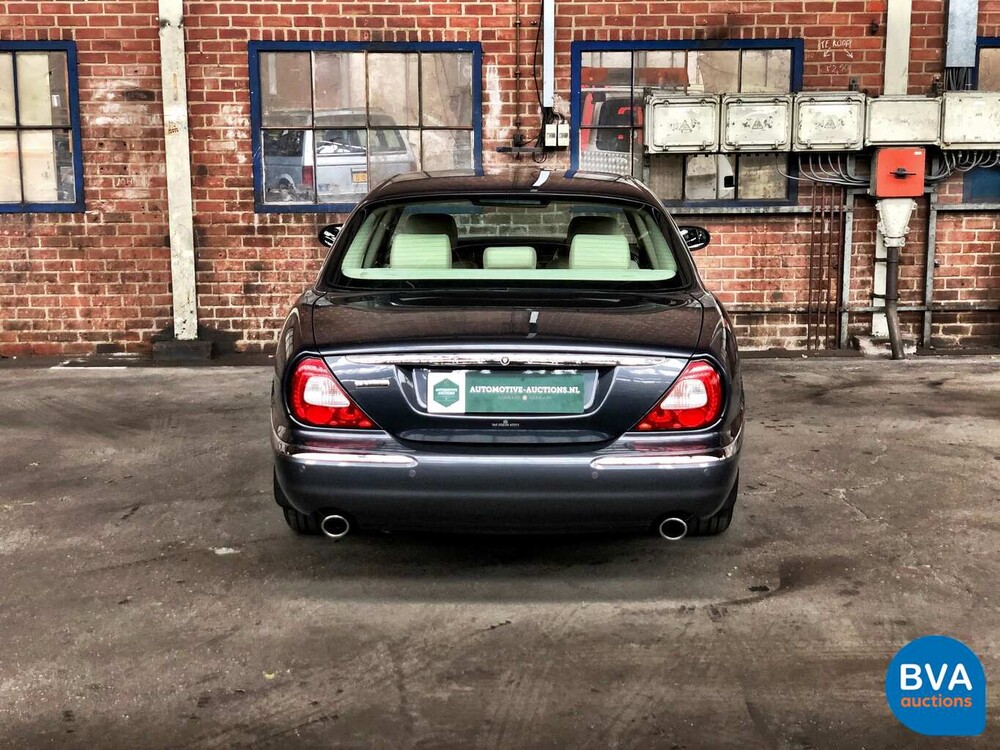 Jaguar XJ6L3.0 V6 Executive LWB 238pk 2005, H-738-NT.