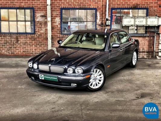 Jaguar XJ6L3.0 V6 Executive LWB 238pk 2005, H-738-NT.