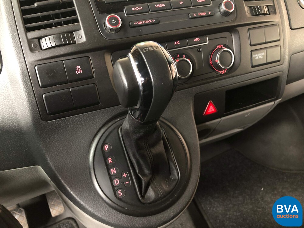 Volkswagen Transporter Rolstoel 2.0 TDI Dubbele Cabine 140pk T5 L2H1 DSG 2013, VD-977-V