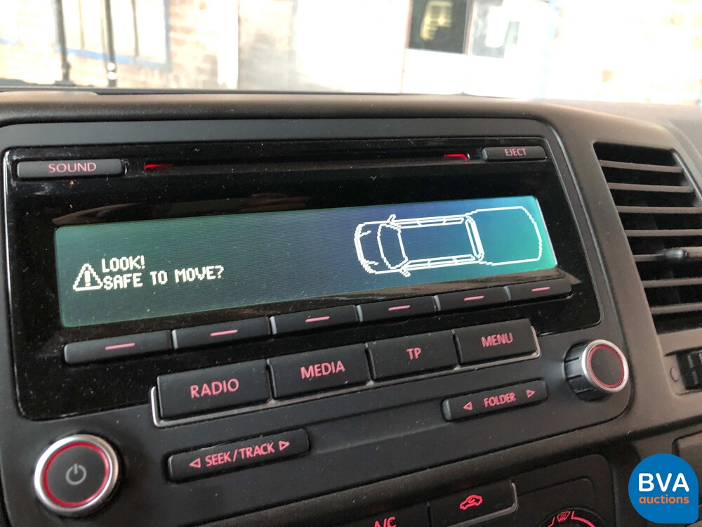 Volkswagen Transporter Rolstoel 2.0 TDI Dubbele Cabine 140pk T5 L2H1 DSG 2013, VD-977-V