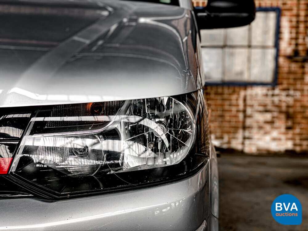 Volkswagen Transporter Rolstoel 2.0 TDI Dubbele Cabine 140pk T5 L2H1 DSG 2013, VD-977-V