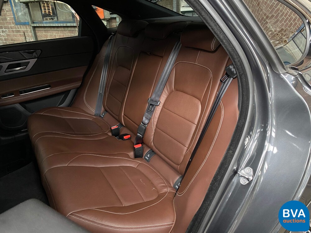 Jaguar XF2.0d Portfolio 180 PS R-Sport 2018 Org-NL GARANTIE, TJ-725-S.