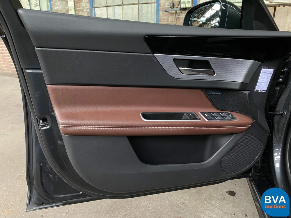 Jaguar XF2.0d Portfolio 180 PS R-Sport 2018 Org-NL GARANTIE, TJ-725-S.