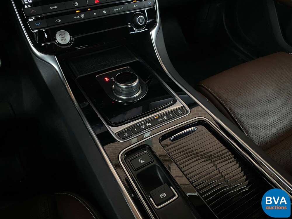 Jaguar XF2.0d Portfolio 180 PS R-Sport 2018 Org-NL GARANTIE, TJ-725-S.