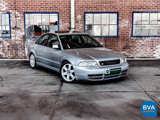 Audi S4 2.7 V6 Quattro Biturbo 265 PS 2002.