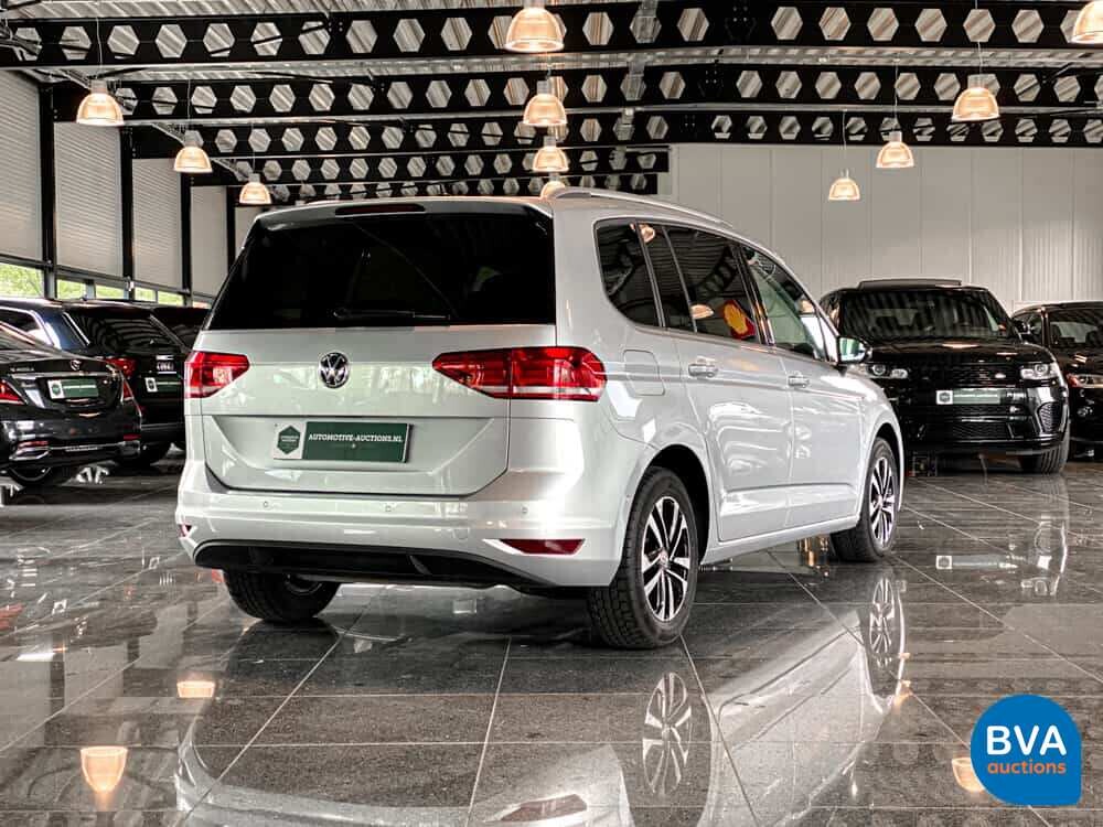 Volkswagen Touran 1.5 TSI Highline Business R 7Personen 150PS 2019 -GARANTIE-, J-504-LS.