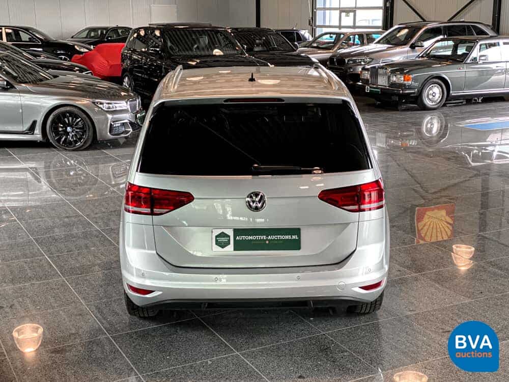 Volkswagen Touran 1.5 TSI Highline Business R 7Personen 150PS 2019 -GARANTIE-, J-504-LS.