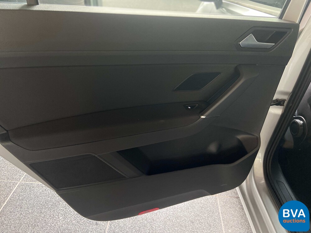 Volkswagen Touran 1.5 TSI Highline Business R 7Personen 150PS 2019 -GARANTIE-, J-504-LS.