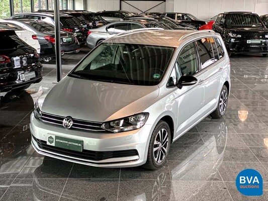 Volkswagen Touran 1.5 TSI Highline Business R 7persoons 150pk 2019 -GARANTIE-, J-504-LS