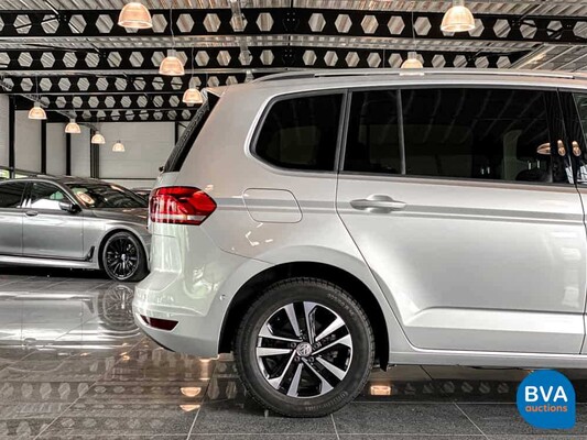 Volkswagen Touran 1.5 TSI Highline Business R 7persons 150hp 2019 -WARRANTY-, J-504-LS.