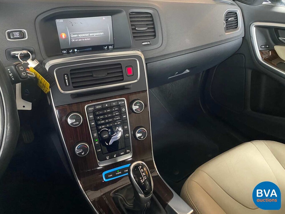 Volvo V60 2.4 D6 AWD Plug-in Hybrid Summum 285 PS 2014, NF-726-V.
