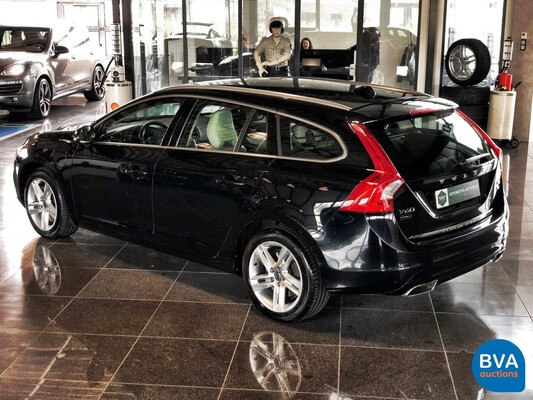 Volvo V60 2.4 D6 AWD Plug-in Hybrid Summum 285 PS 2014, NF-726-V.