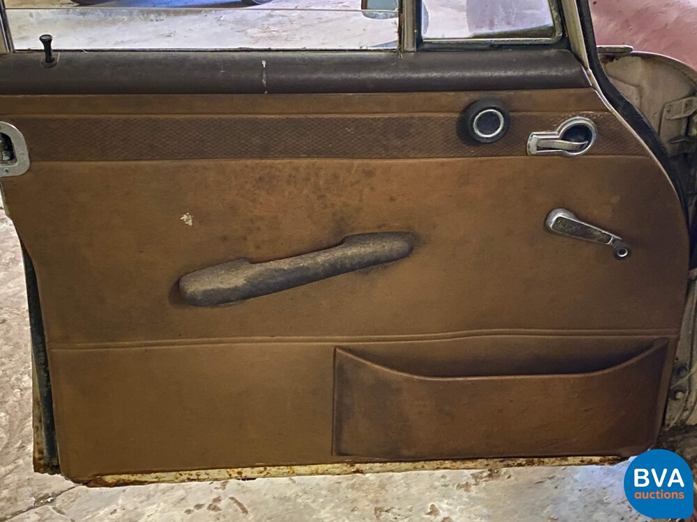 Mercedes-Benz Heckfloss W110 200D Schuurvondst Barnfind 1965