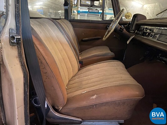 Mercedes-Benz Heckfloss W110 200D Schuurvondst Barnfind 1965