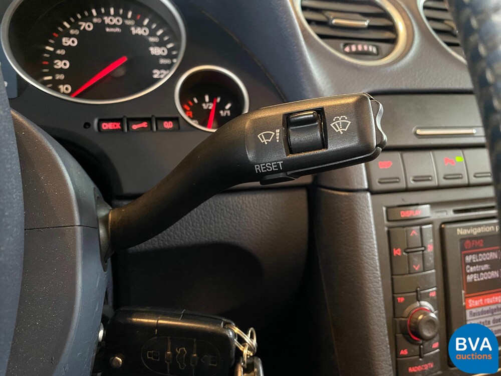 Audi A4 Cabrio 2.4 V6 YOUNGTIMER 170 PS 2003, 6-XXT-40.