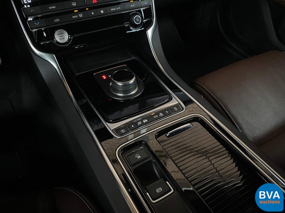 Jaguar XF 2.0d Portfolio 180hp R-Sport 2018 Org-NL WARRANTY, TJ-725-S.